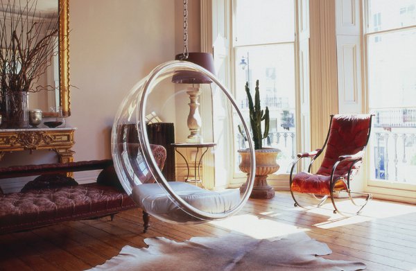 Bubble Chair: Keeps You Cosy And Isolated