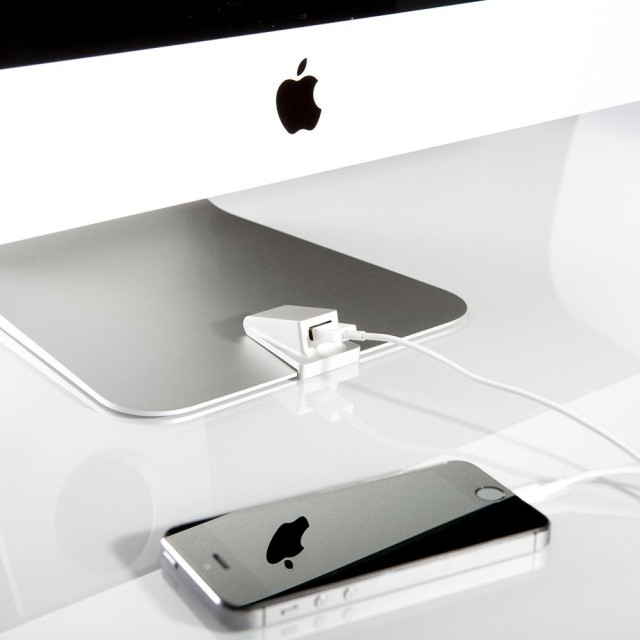 Front Facing USB Port for iMac