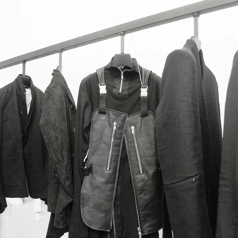 Hallucination: Minimalist Magnetic Clothes Hanger System