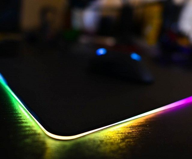 Razer Firefly-Hard Gaming Mouse Mat